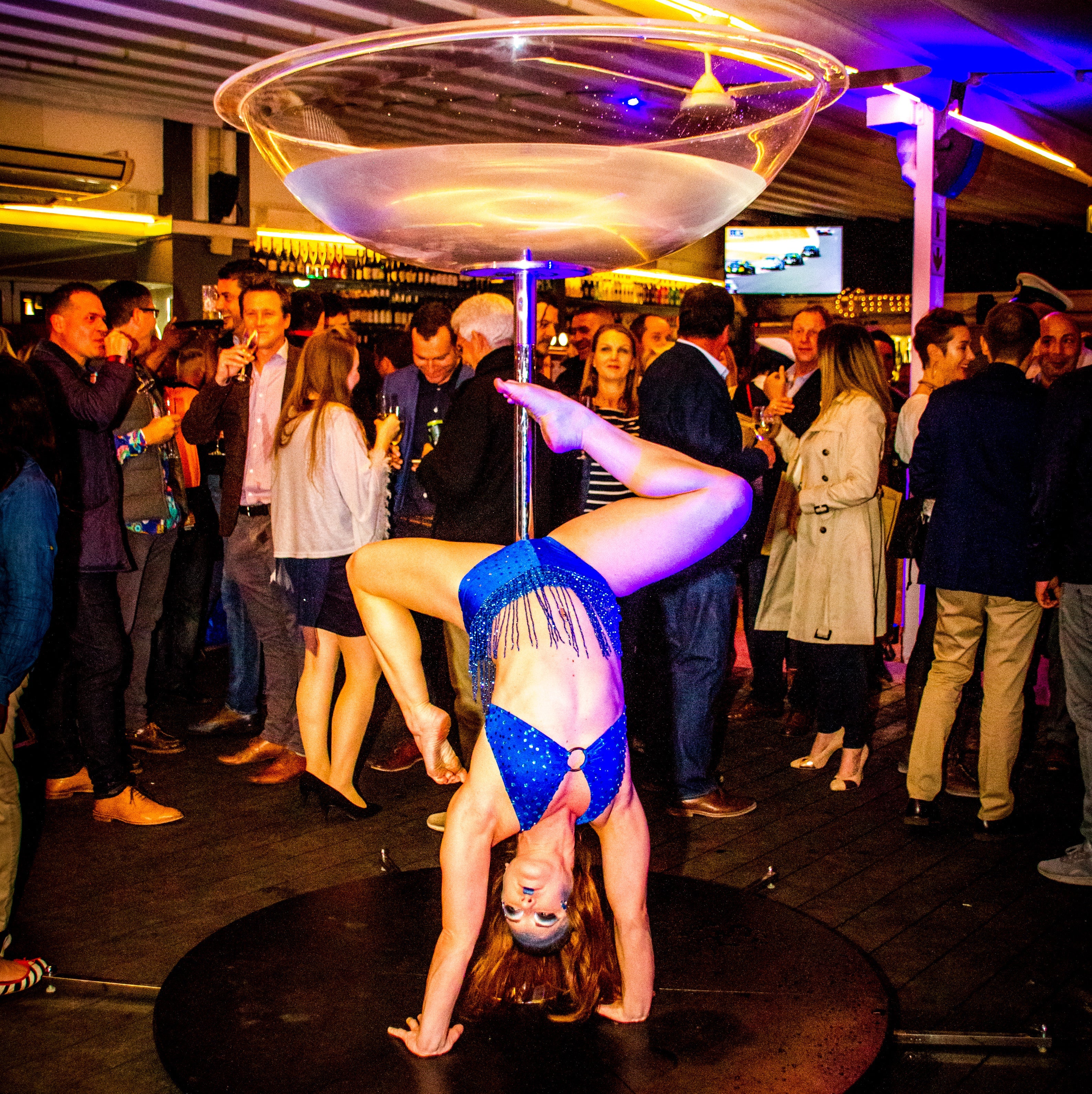 GIANT CHAMPAGNE GLASS – GIANT CHAMPAGNE GLASS entertainment hire, South Africa